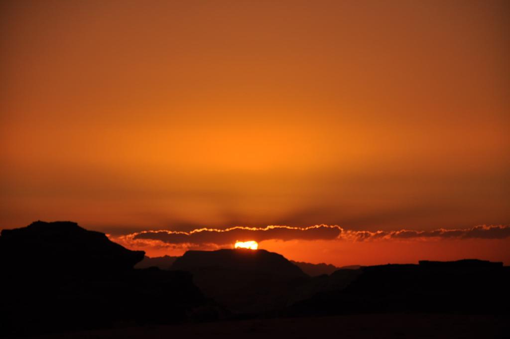 Wadi Rum Starlight Camp Exteriör bild